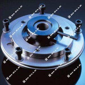 attrezzi veicoli industriali per estrarre i bulloni