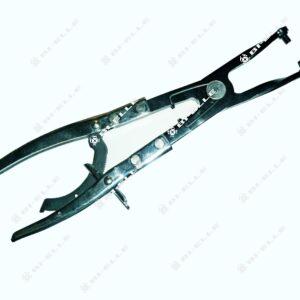 attrezzatura nelle officine per spacca trattori