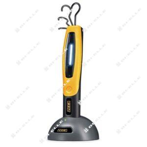 attrezzo zeca in officina sollevatore sfilante